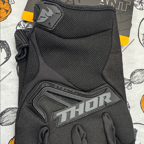 Thor Black Riding Gloves - Picture 3 of 9